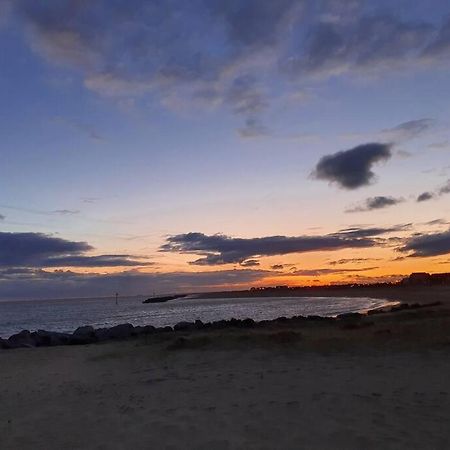 Awave From It All - Escape The City Life Jaywick Sands Bagian luar foto