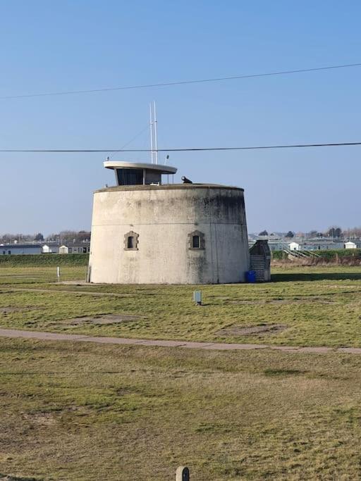 Awave From It All - Escape The City Life Jaywick Sands Bagian luar foto